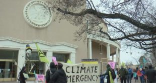 Students call on state lawmakers to declare climate emergency