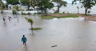 Torres Strait Islanders after sea surge