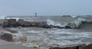 Chicago’s Battered Beaches - Great Lakes Now - 1013 - Segment 2